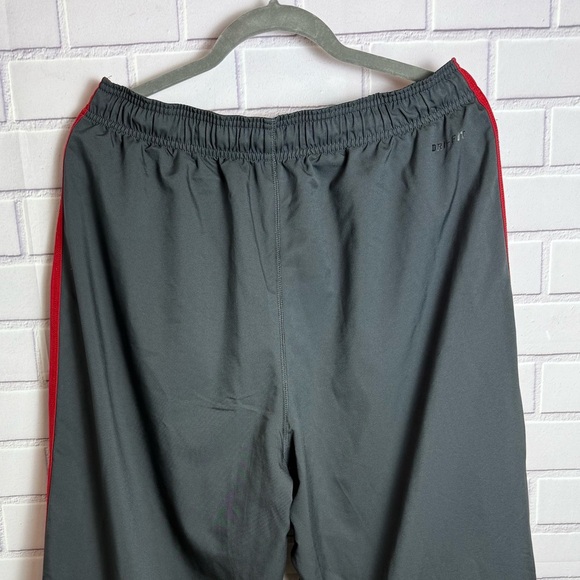 NIKE DRI-FIT Men's gray and Crimson Joggers/size XL - Picture 7 of 10